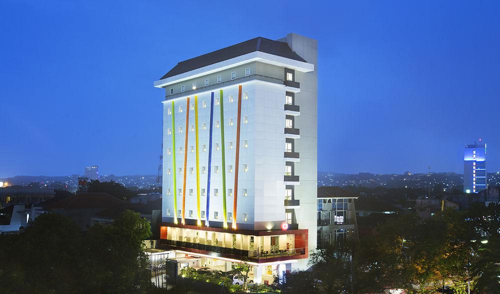 Отель Amaris Simpang Lima Семаранг Экстерьер фото